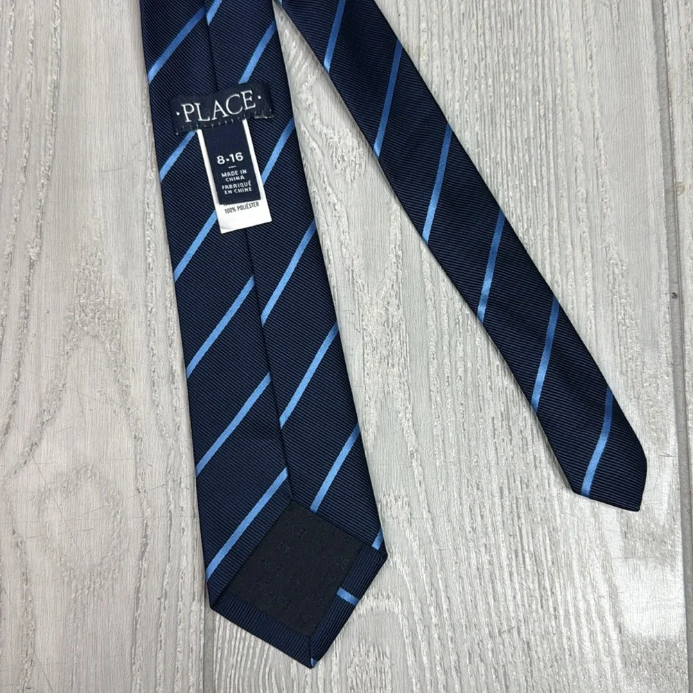 Boys Tie, size 8-16, Navy and blue
